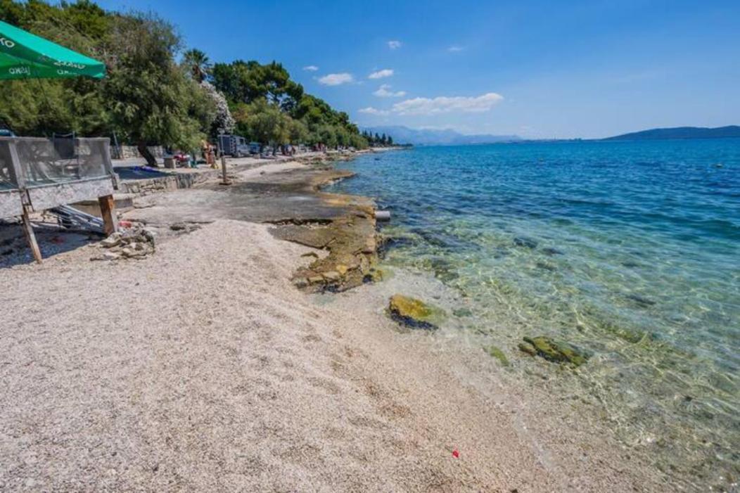 50 Meters From The Beach! Apartment Flower Kastela Dış mekan fotoğraf