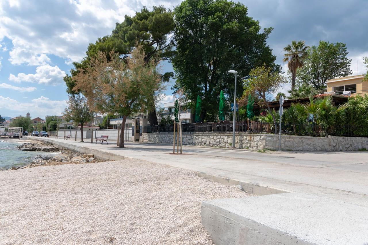 50 Meters From The Beach! Apartment Flower Kastela Dış mekan fotoğraf